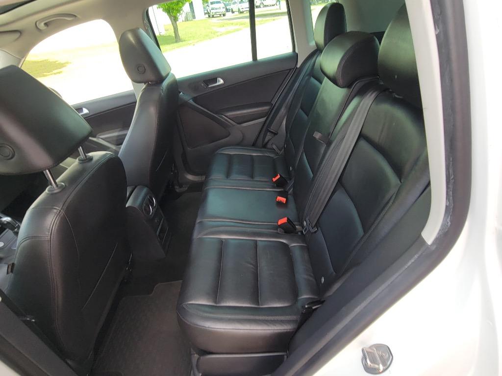 2017 Volkswagen Tiguan Sport - Photo 12