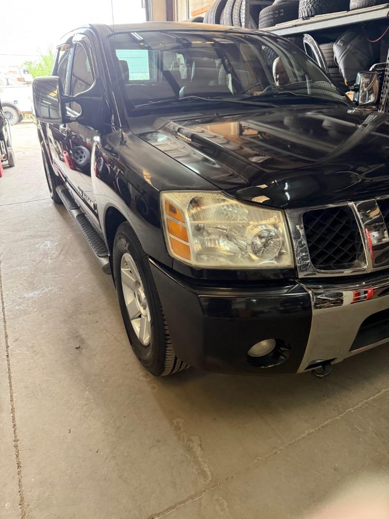 2005 Nissan Titan LE