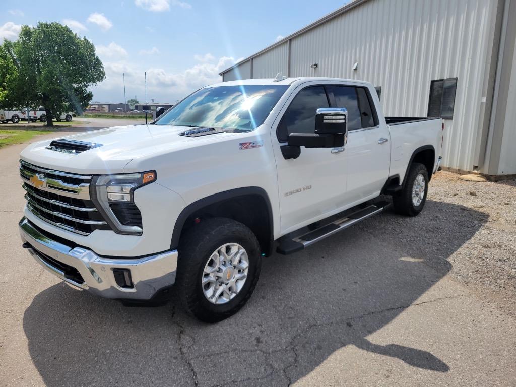 2024 Chevrolet Silverado HD LTZ 4WD Crew Cab Standard Box's photo